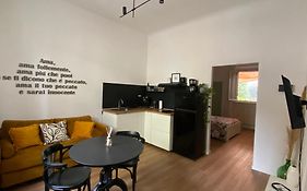AMA HOMe, moderno appartamento in centro con terrazzo privato vicino Economia e Porto